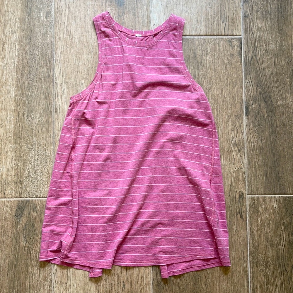 Lululemon tank top (with open back)